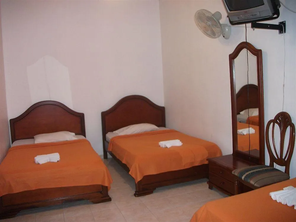 Hotel Champagnat Cali 2*,